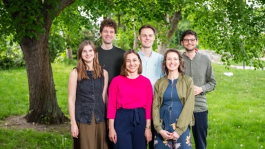 Gruppenfoto des Kreisvorstands im Grünen.